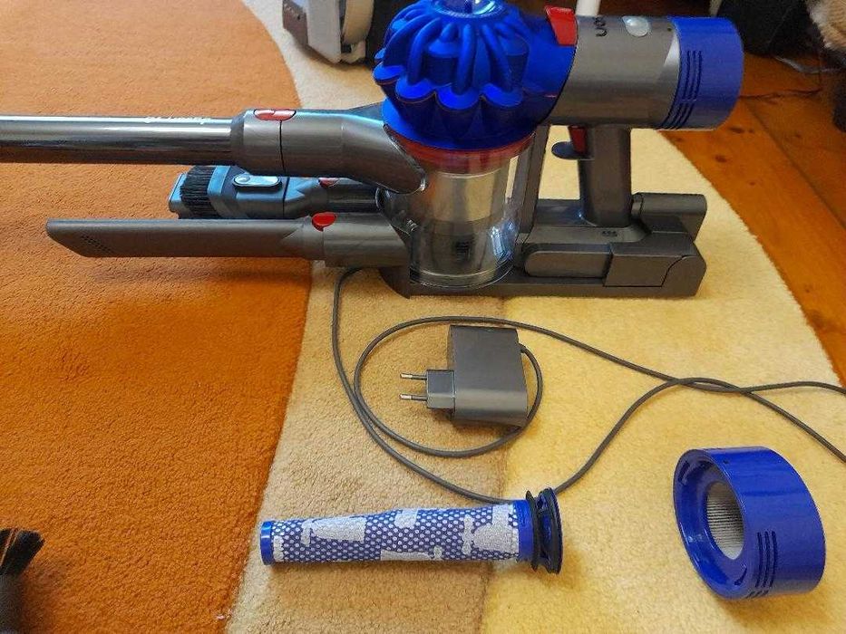 De vanzare aspirator Dyson V 8