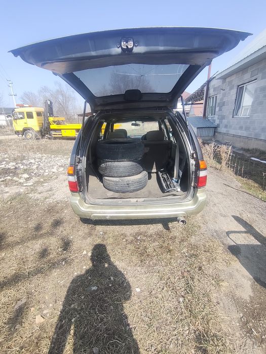 Ниссан прерия джой