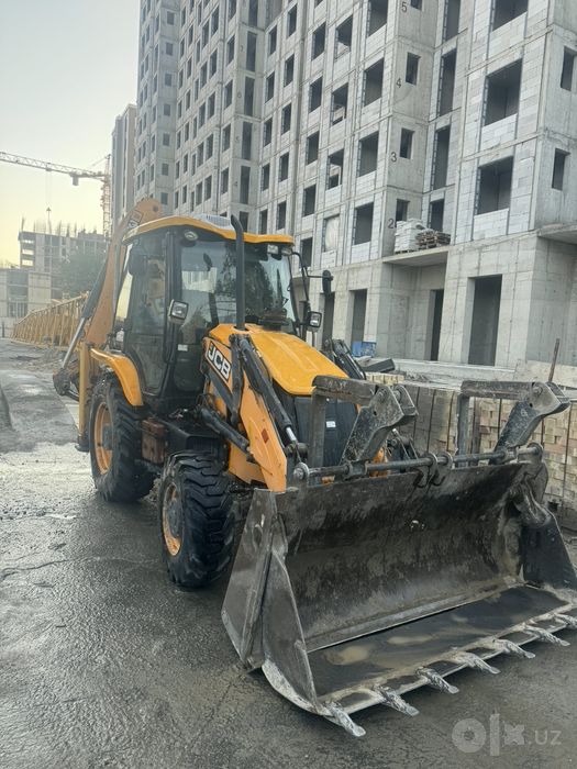 JCB 3CX | 2018 год | 12 600 м/ч | Отличное рабочее состояние