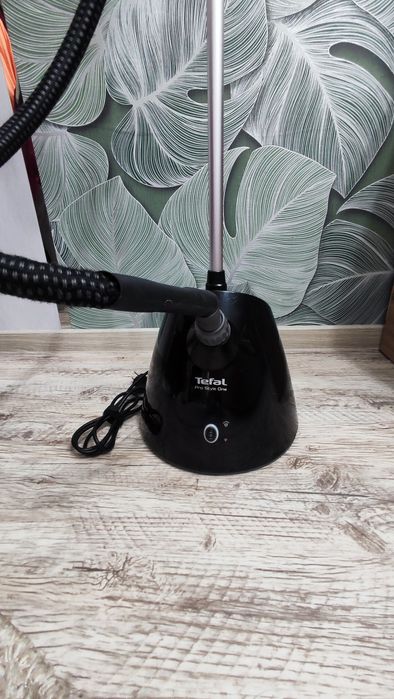 Продам отпариватель Tefal