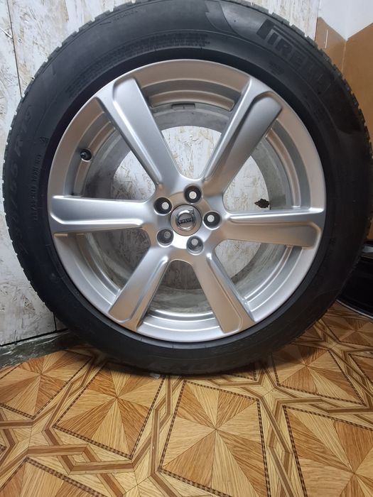 Set Roti/Jante Volvo XC90 235/55/19 pirelli  5x108