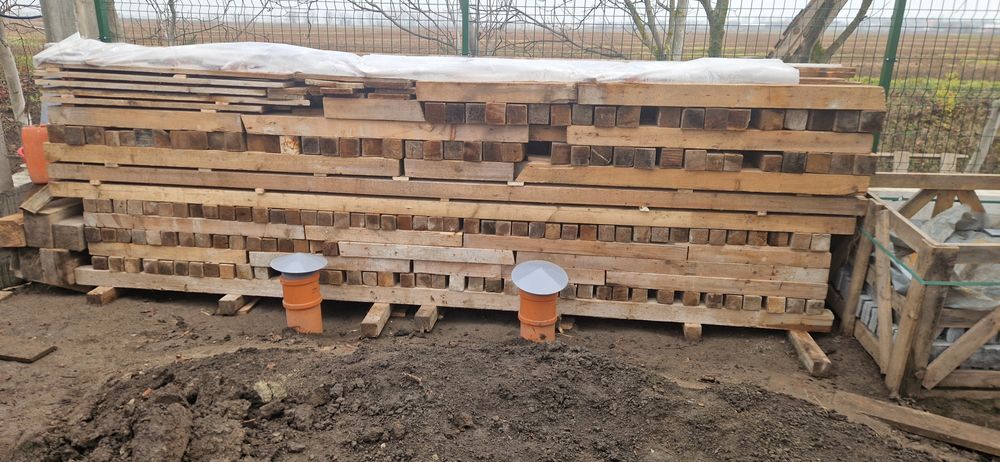 Vand patrate pentru cofraje