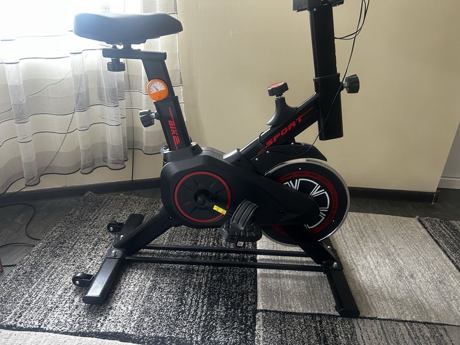 Vând bicicleta fitness
