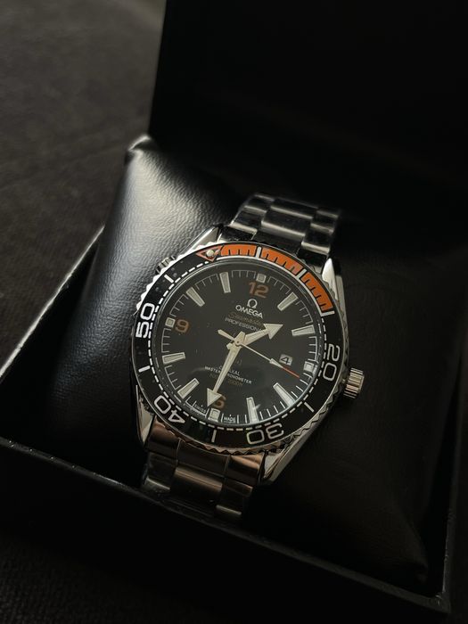 Ceas barbatesc, nou cu eticheta