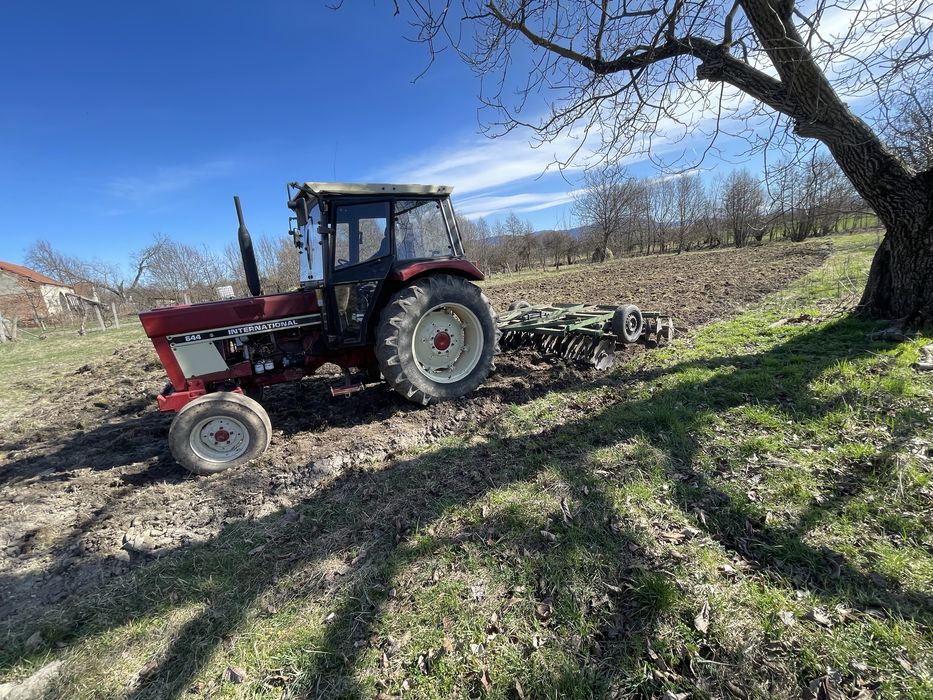 Tractor international 64 cv