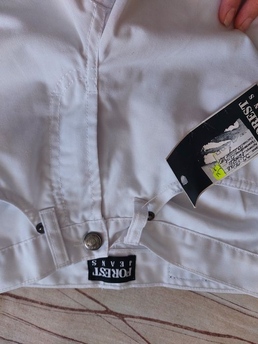 Нов бял панталон