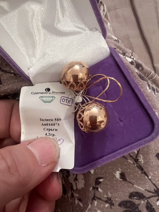 Продам серьги золотые
