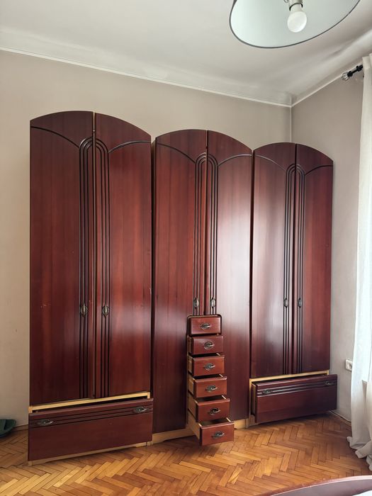 Mobila veche lemn (pat/sifonier/comoda oglinda)