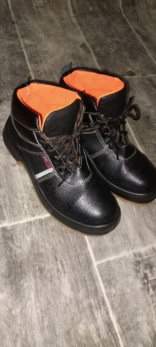 Spes ayaq kiyim satladi