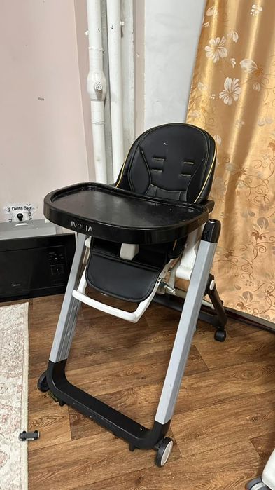 Продам детские стульчики.