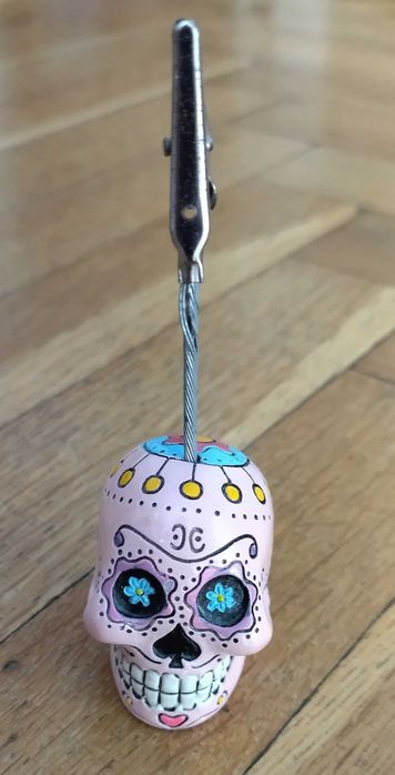 Книгоразделител,ключодържател и поставка с щипка за бележки