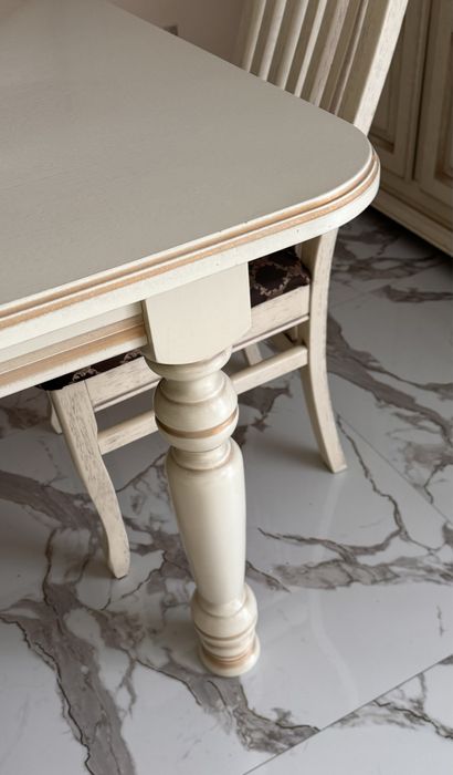 Продам стол и стулья комлпект