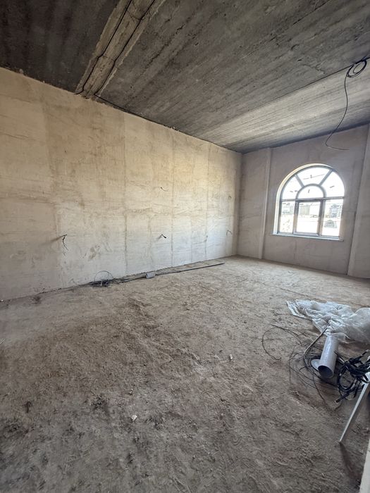 Юнусабад р-н,Бободехкон м-ля,Евро коробка 2.1 сотки ,6 комнат ,4 с/у