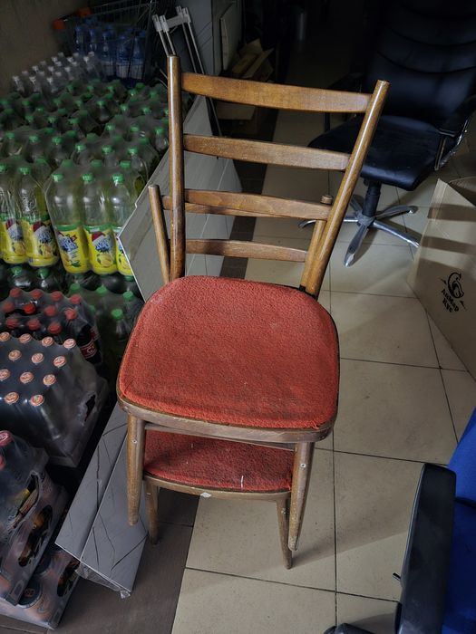 Продам стулья офисные и кресло