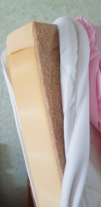 Детская кроватка с матрацем