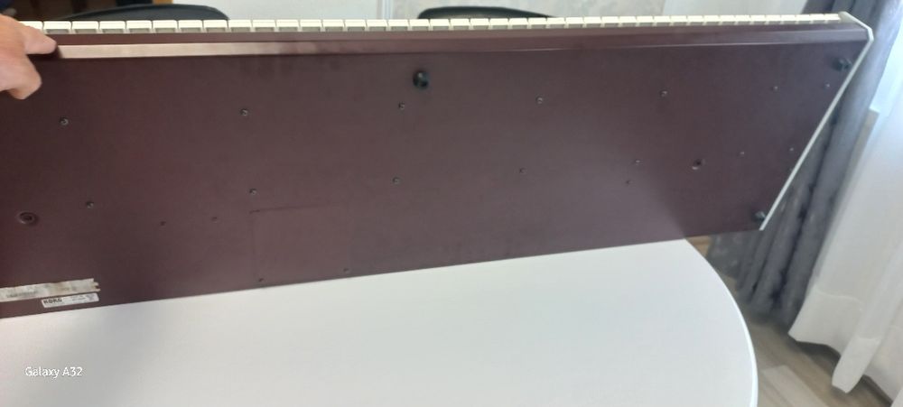 Vând sau schimb cu pa 5x.  korg pa 4x de 76. Adus din italia.stare impecabila.aspect 9,9 din 10.ofer set 2026.nu are Husa.