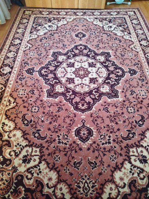 Ковер 2*3 в хорошем состоянии