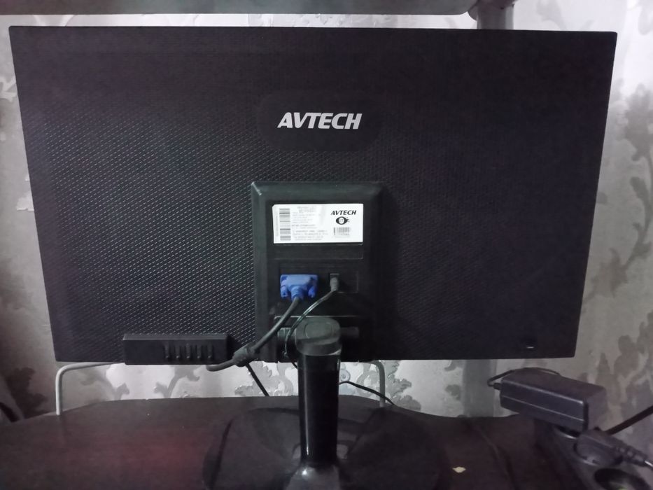 Монитор 22 дюйм АVTECH.