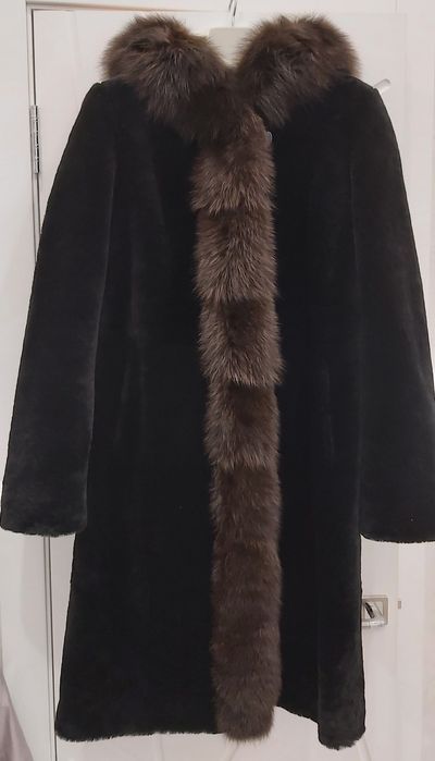 Продаётся шуба (мутон)