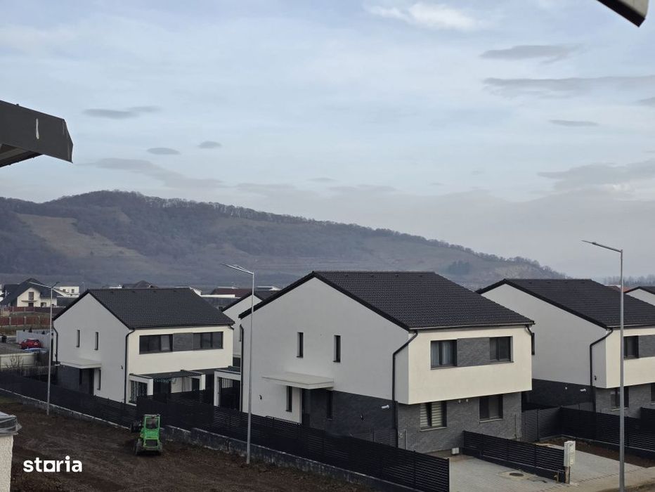 Apartament cu doua camere, zona Dealul Lempes, Sanpetru