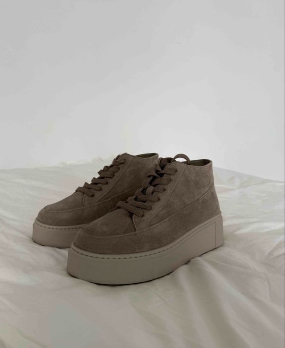 Ботинки весенние замшевые