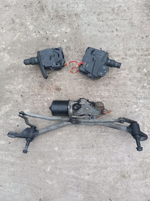 Bloc lumini Clio3 Megane2 Scenic2 Megane3 Fluence Laguna2 Koleos maneta lumini Renault maneta stergatoare Renault Clio3 Scenic2 Megane3 Fluence Koleos