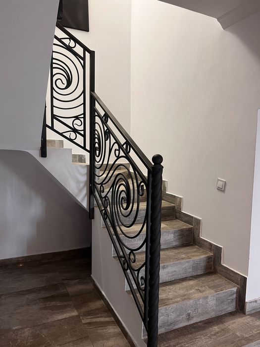 Casa modernă de vanzare