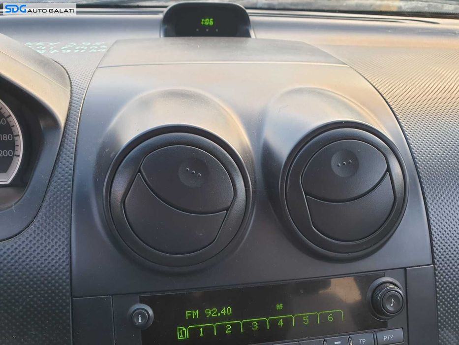 Rama Ornament Central de la Grila Gura Aer Aerisire Ventilatie Bord Chevrolet Aveo Kalos T250 2005 - 2011 [C6873]