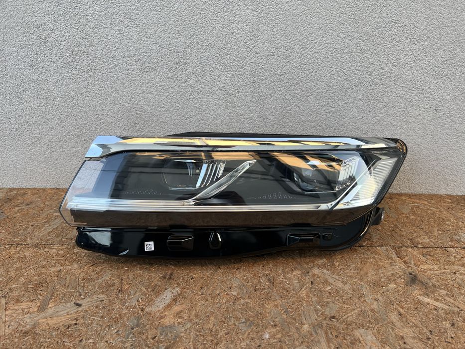 Far stanga VW Touareg CR7 Full LED 2019+ Original Europa