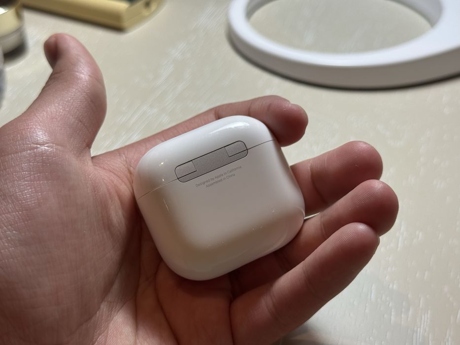 Airpods 4 без шумоуподавления