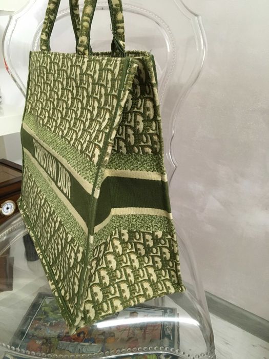 Christian Dior Large Oblique Book Tote in Green чанта