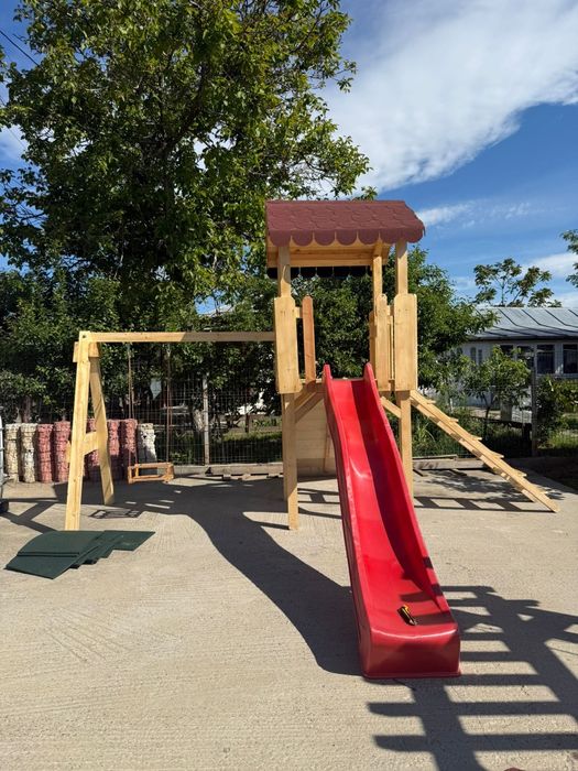 Vand locuri de joaca pentru copii