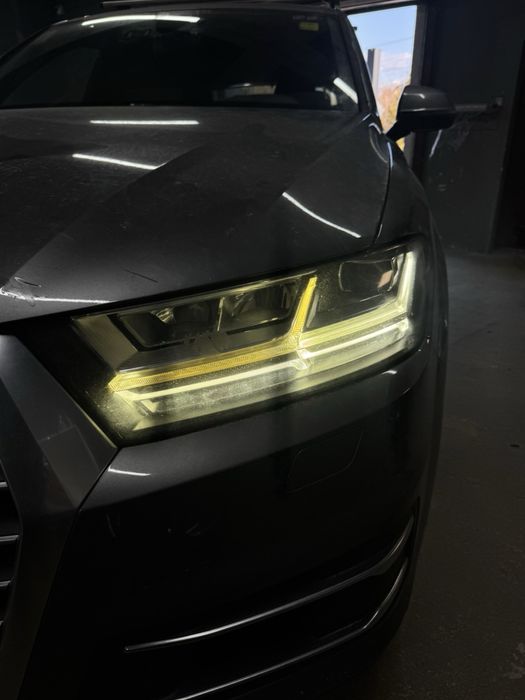 Audi Q7 лед ремонт фар фарове
