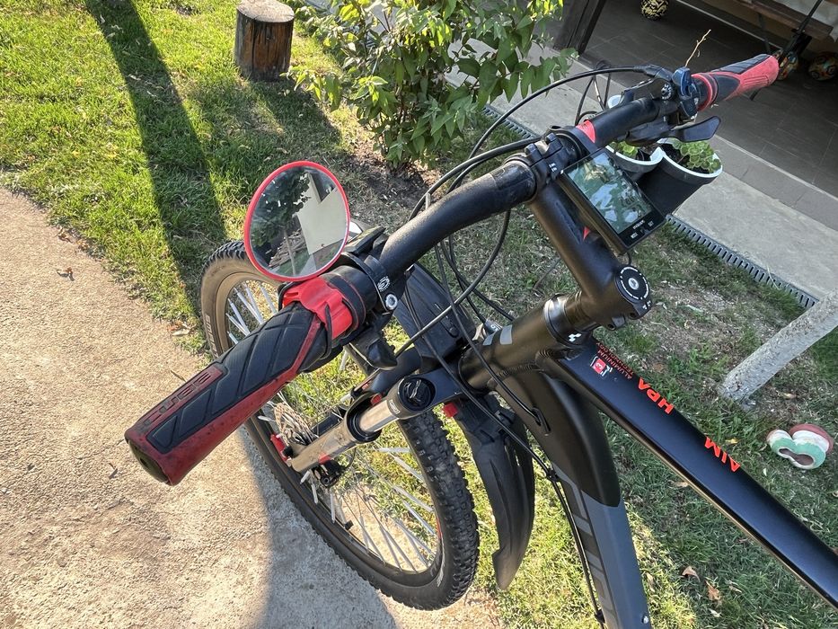 Bicicleta Cube Race, cadru aluminiu, echipata full