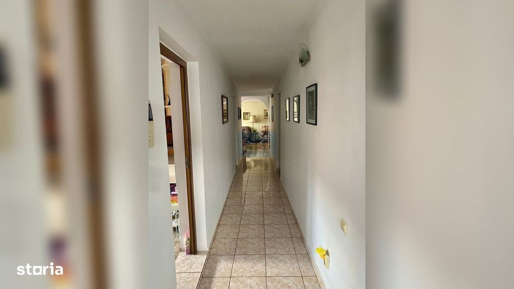 Casă 8 camere în Coiciu | 2 bucătării | 3 băi | Parcare 2-3 mașini