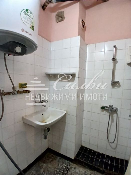 Продава се Четиристаен апартамент в Шумен, Томбул джамия - 125 кв.м за 1122 €/кв.м - Снимка #7