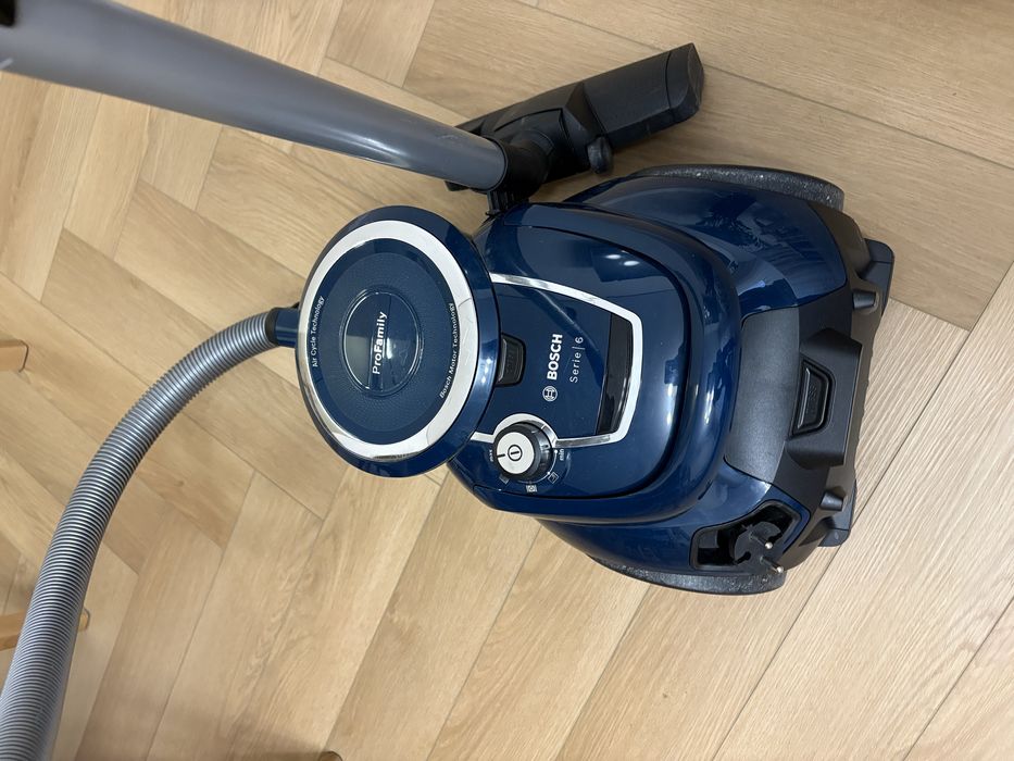 Пылесос Bosch BGS41FAM синий