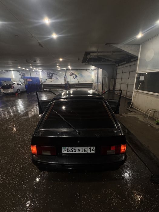 машина хароше 2114