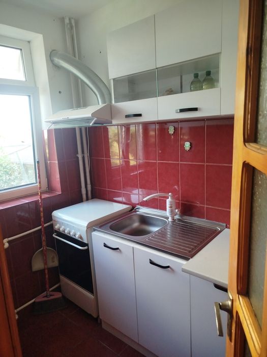 Închiriez garsoniera!!.