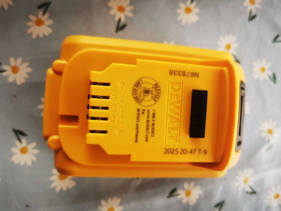 Dewalt батерия dcb184