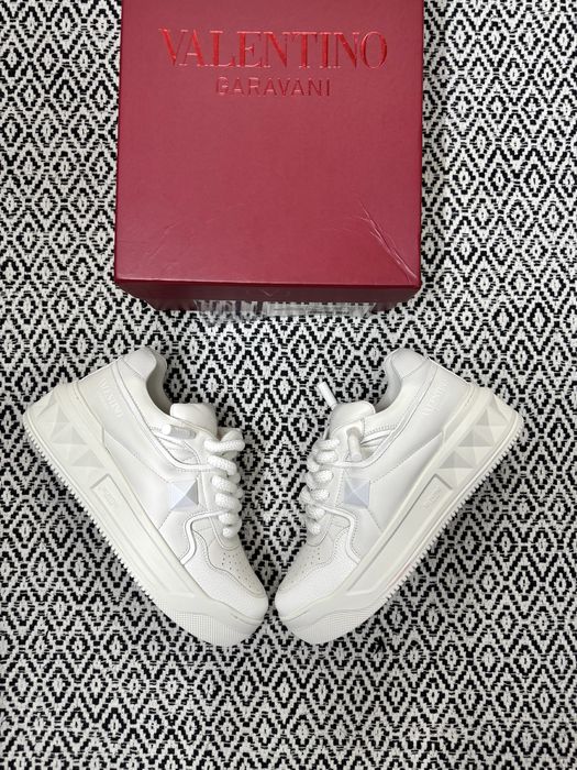 Valentino Garavani one stud xl