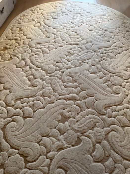 Продам ковер . 3 д . Шерсть Светлый беж .