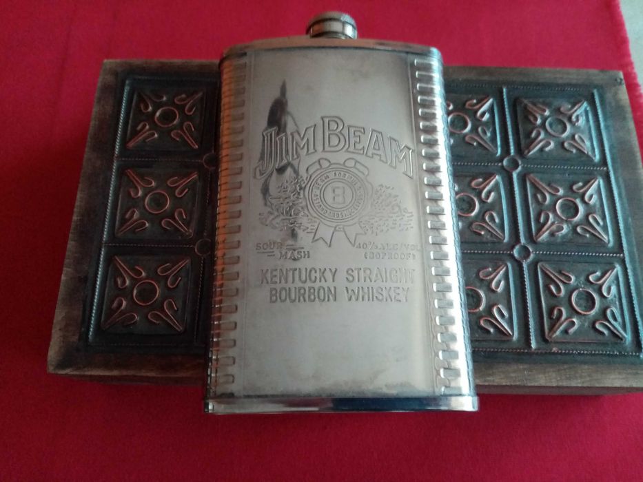 Стари дървена медно инкрустирана кутия, манерка