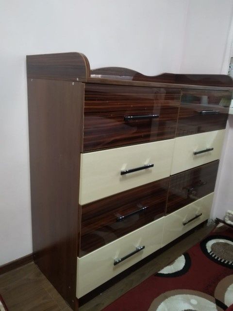 Продам акриловые комод.