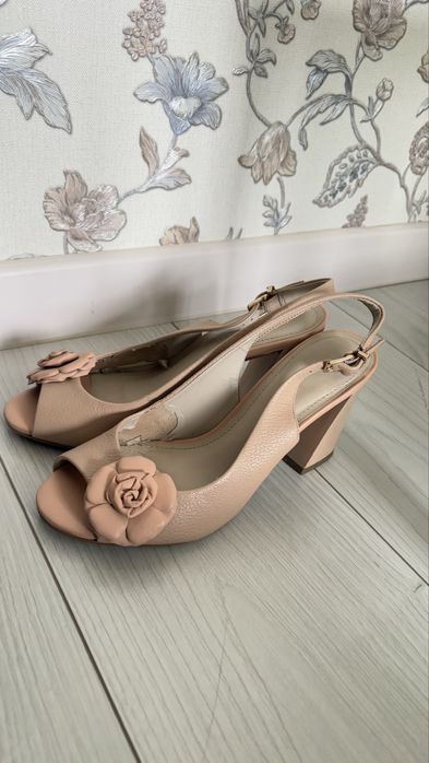 Туфли, босоножки женские