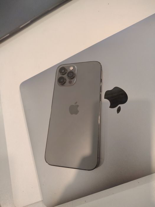 Vând iPhone 12 pro max