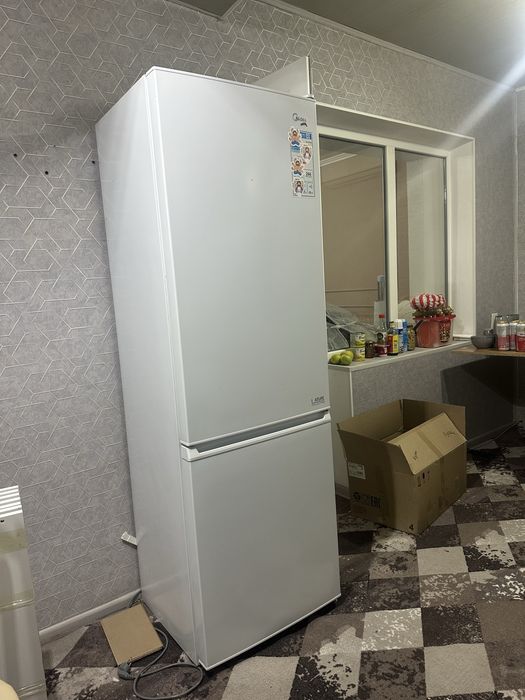 Холодильник midea продам