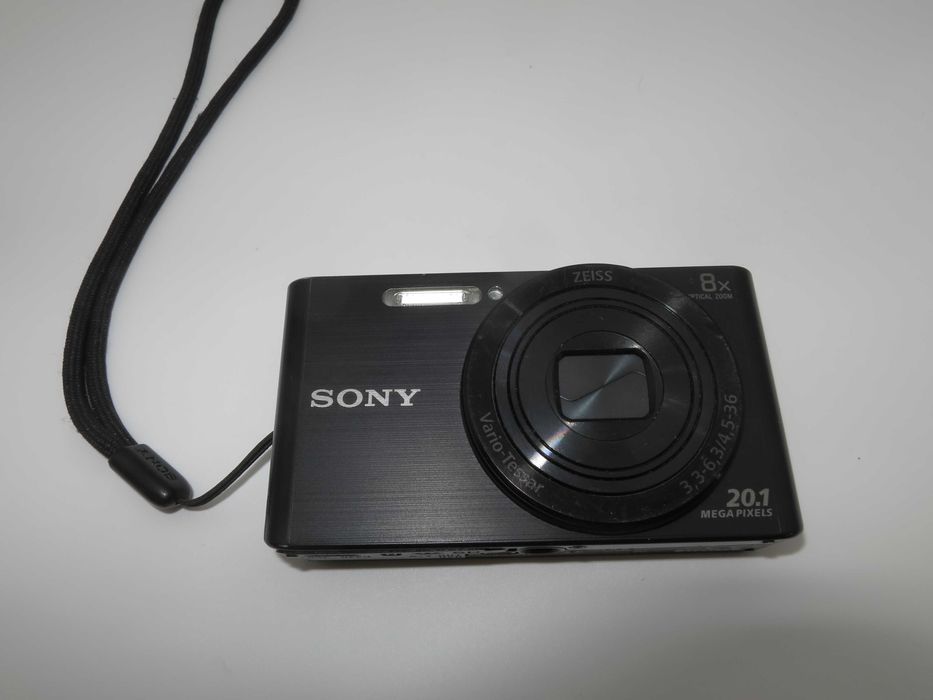 Sony Cyber-shot DSC W830 ултра компактен дигитален фотоапарат цифрова камера в отлчино състояние, пълен комплект,  работи перфектно
