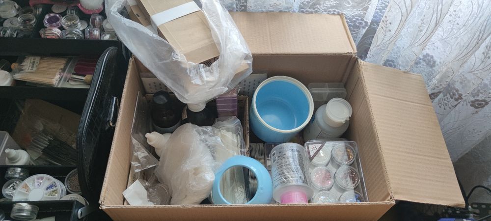 Продам все для наращивания ногтей