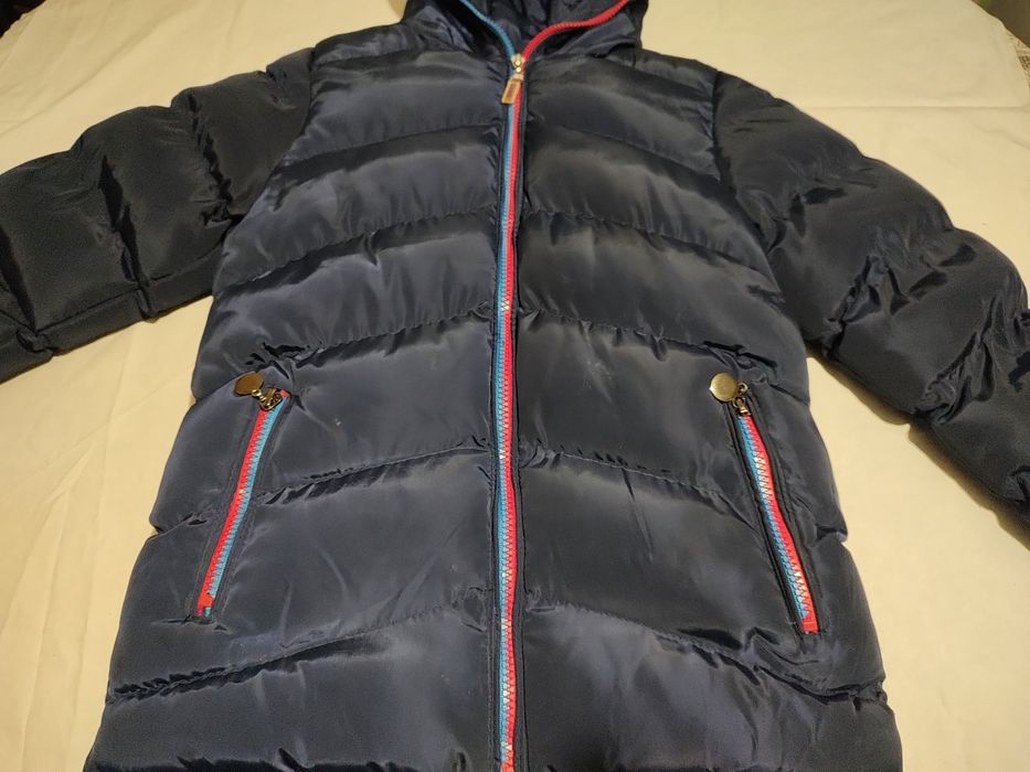 Geacă iarnă, impermeabilă,foarte groasă,de calitate!Vârstă 8 a